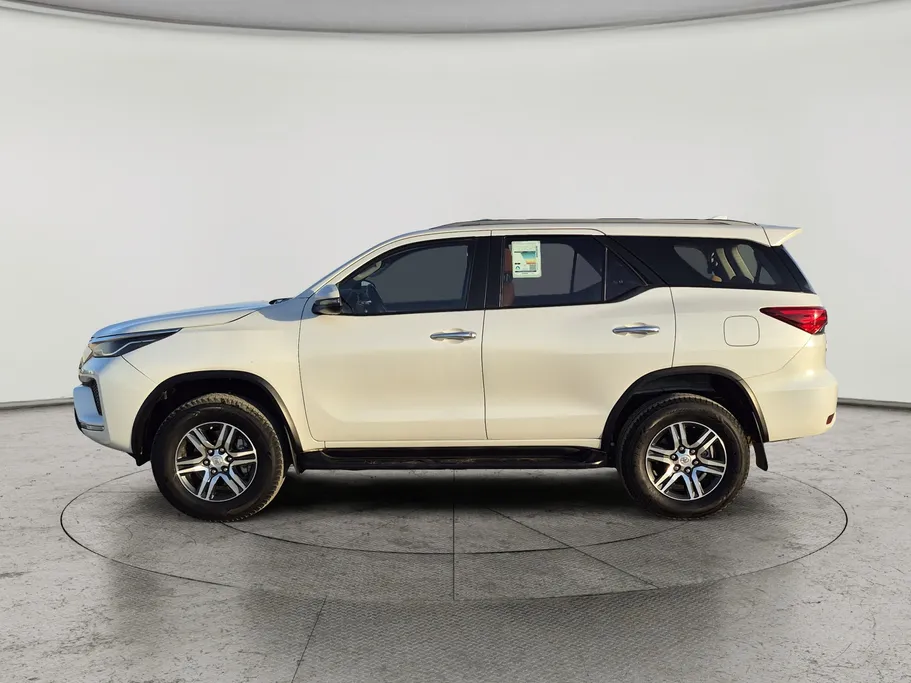 2023 Toyota Fortuner VX 