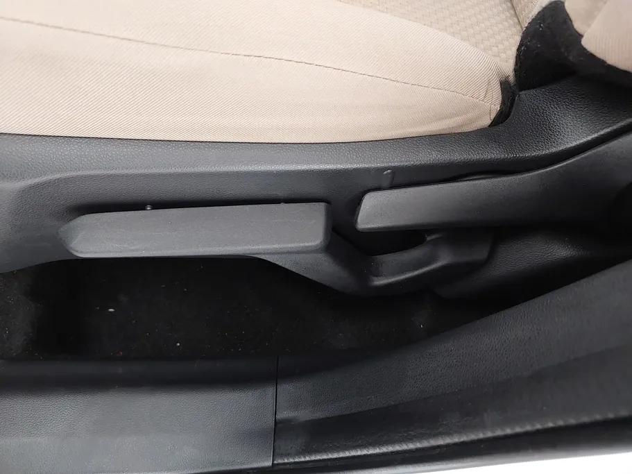 2024 Toyota Yaris  Y 