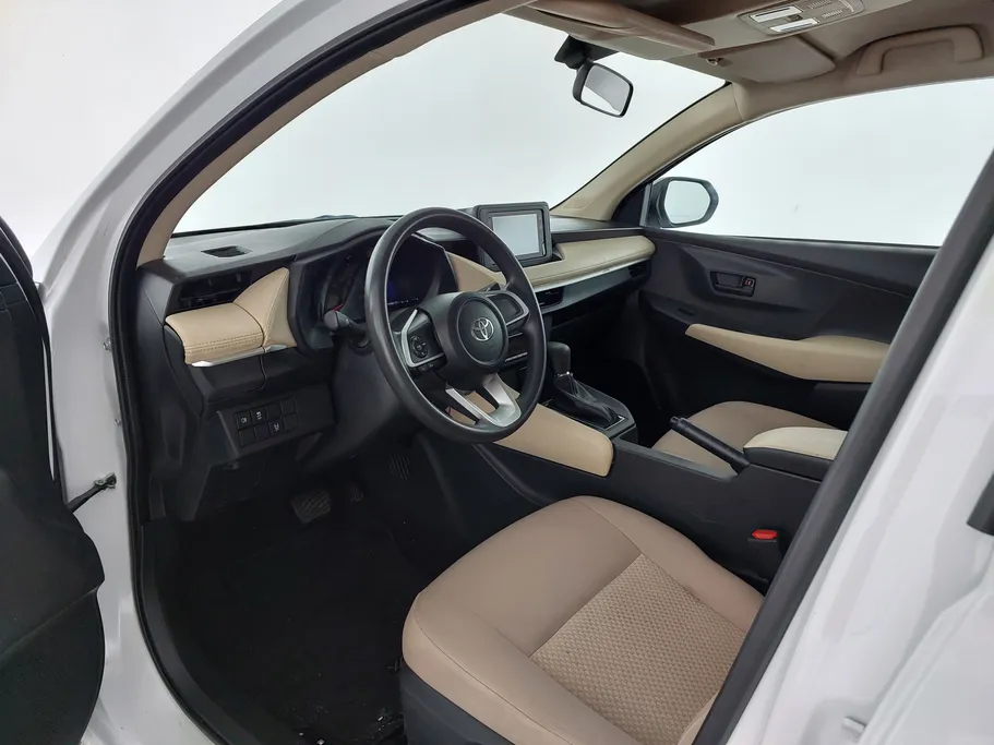 2024 Toyota Yaris  Y 