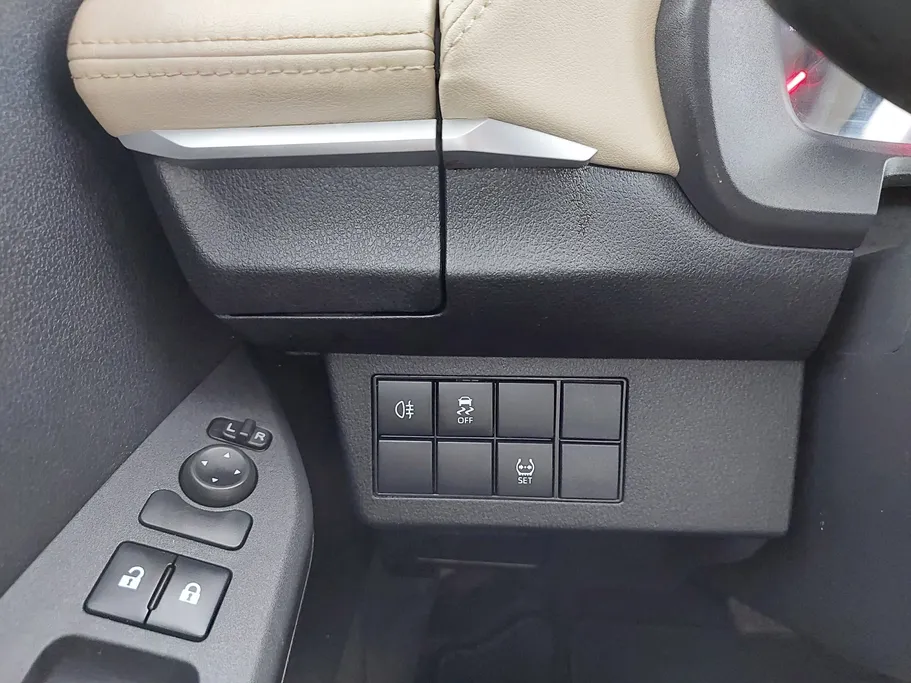 2024 Toyota Yaris  Y 