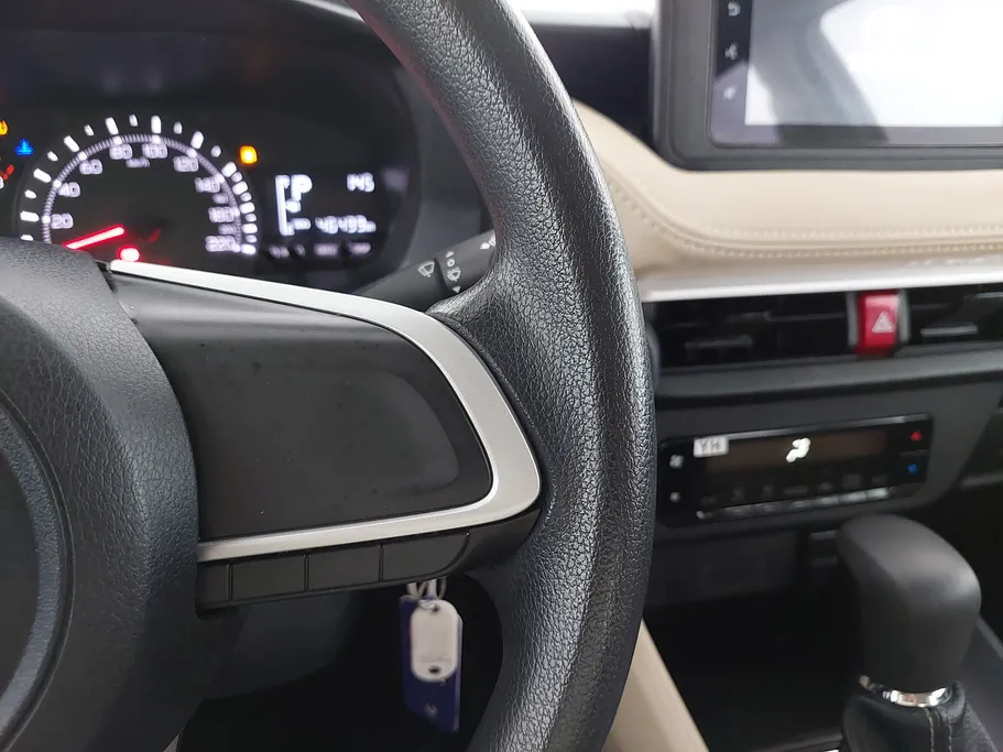 2024 Toyota Yaris  Y 