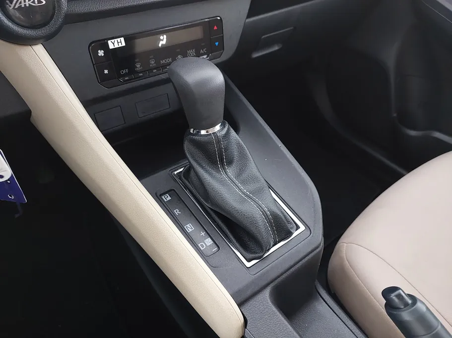 2024 Toyota Yaris  Y 