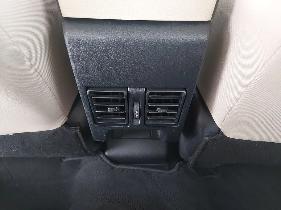 2024 Toyota Yaris  Y 