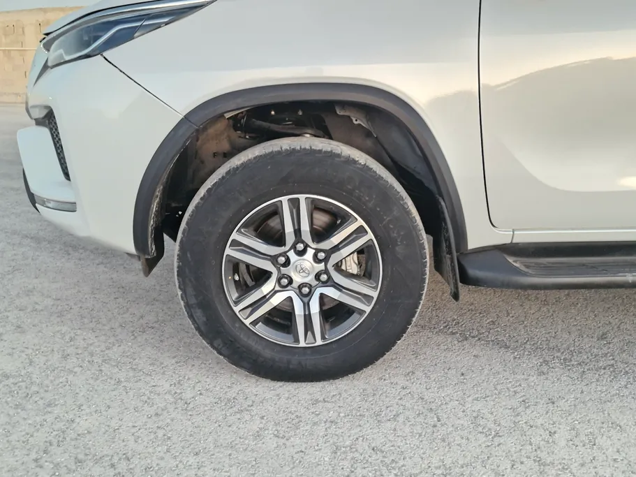 2023 Toyota Fortuner VX 