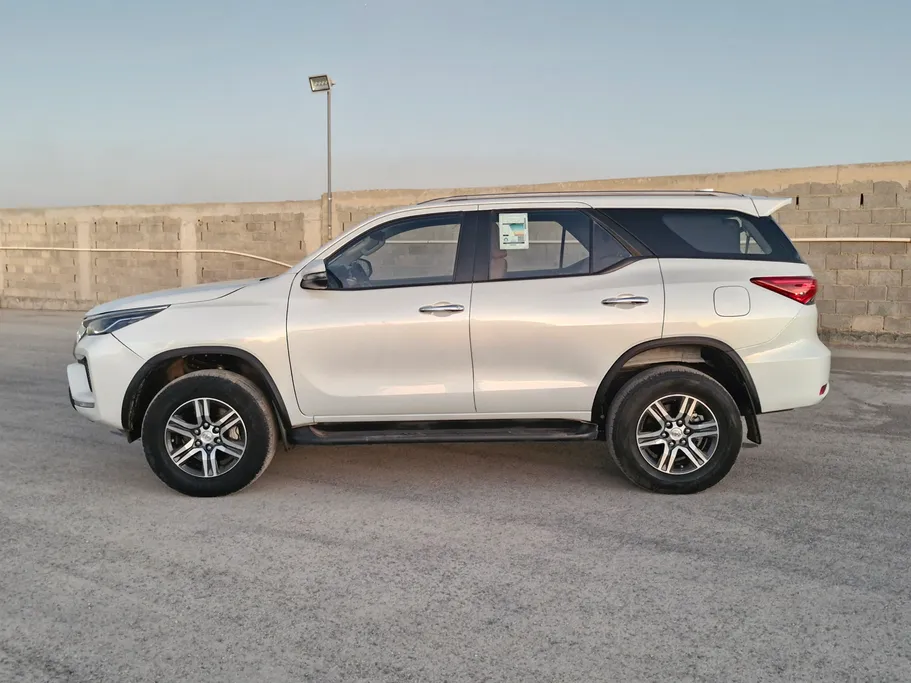 2023 Toyota Fortuner VX 