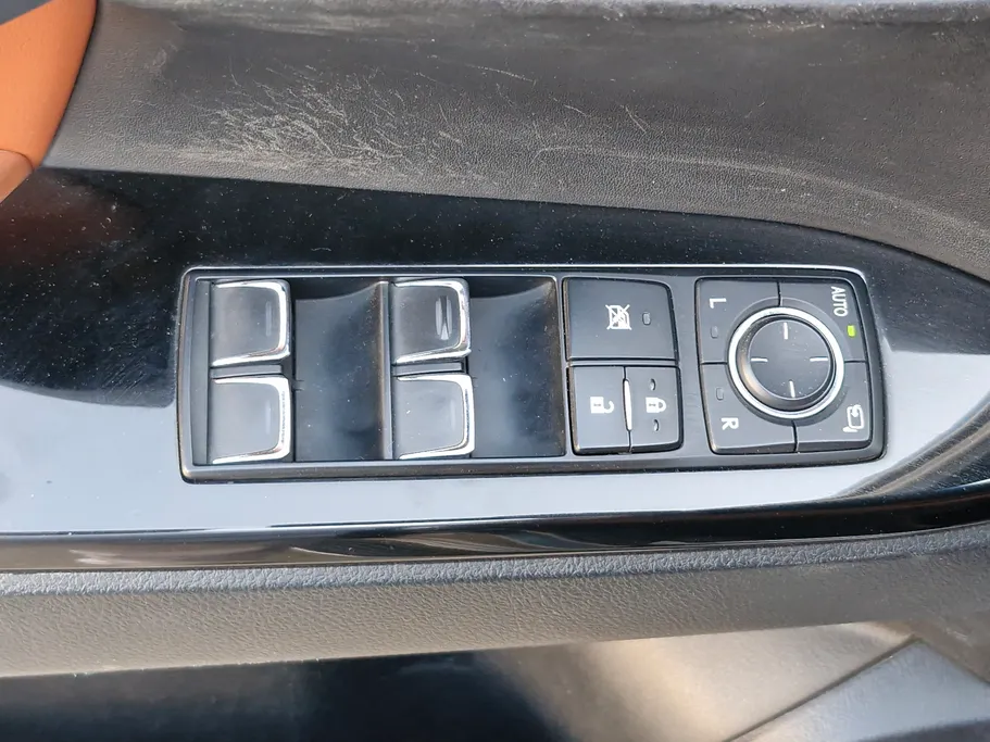 2020 Lexus LX 570 S 