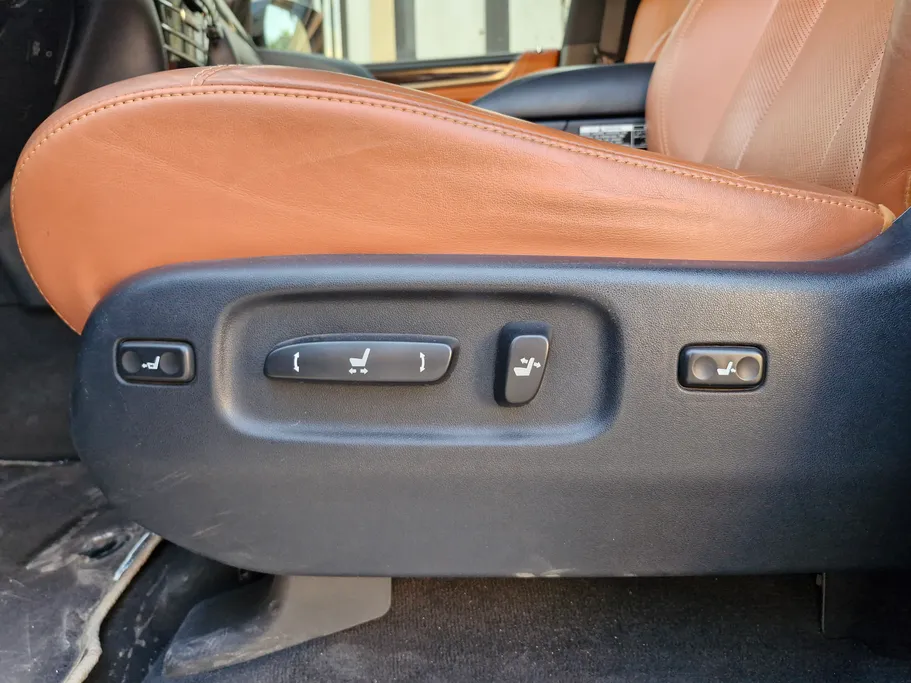 2020 Lexus LX 570 S 