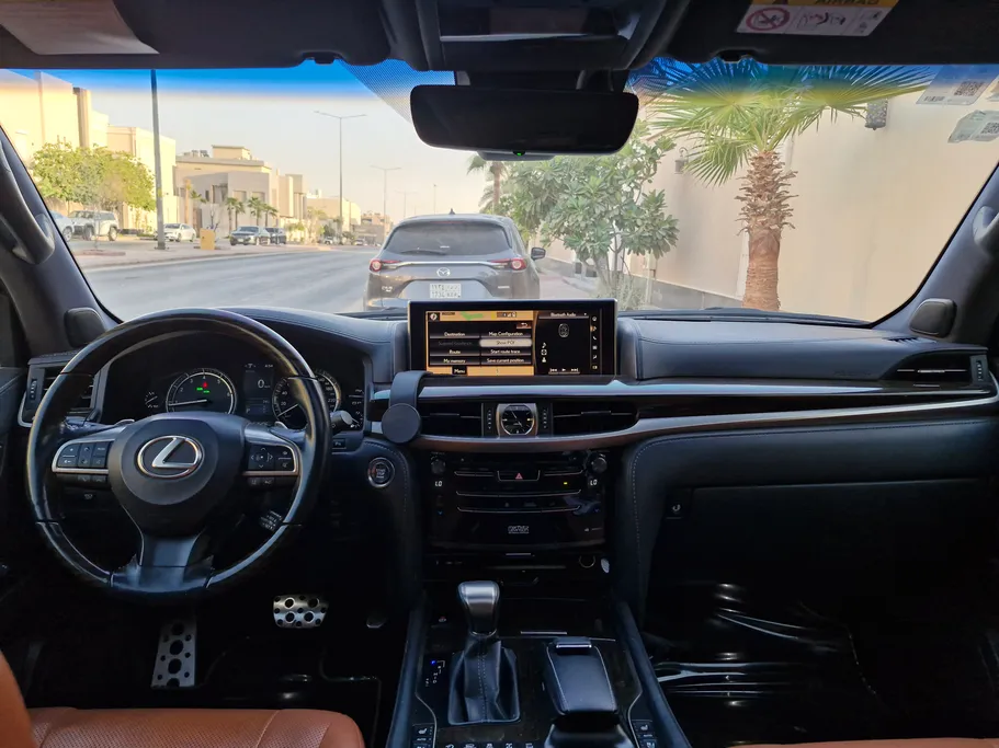 2020 Lexus LX 570 S 