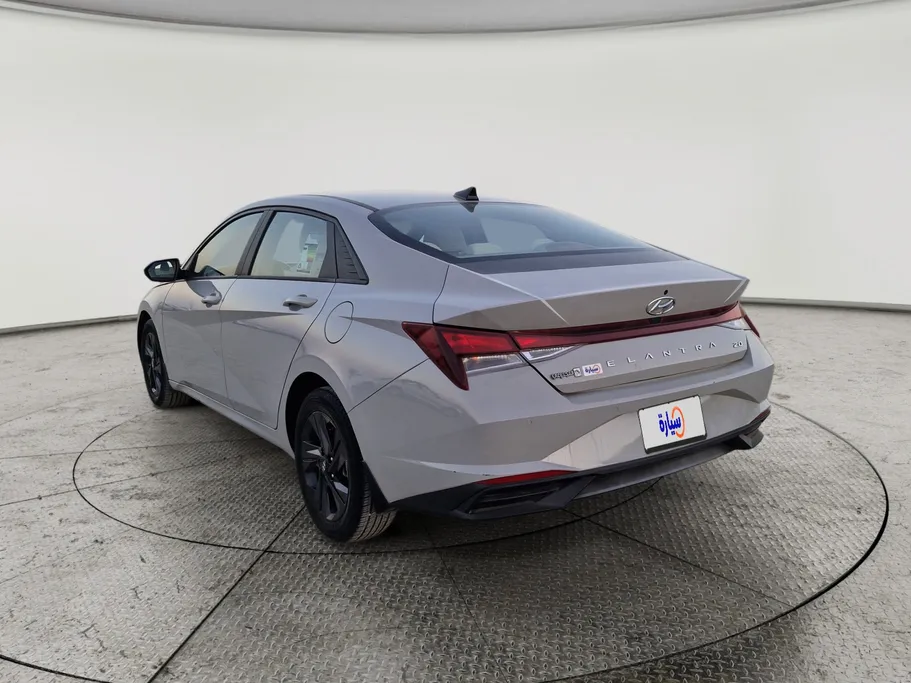 2023 Hyundai Elantra Smart 