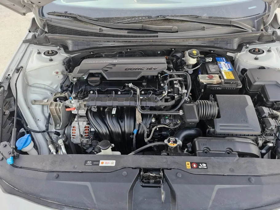 2023 Hyundai Elantra Smart 