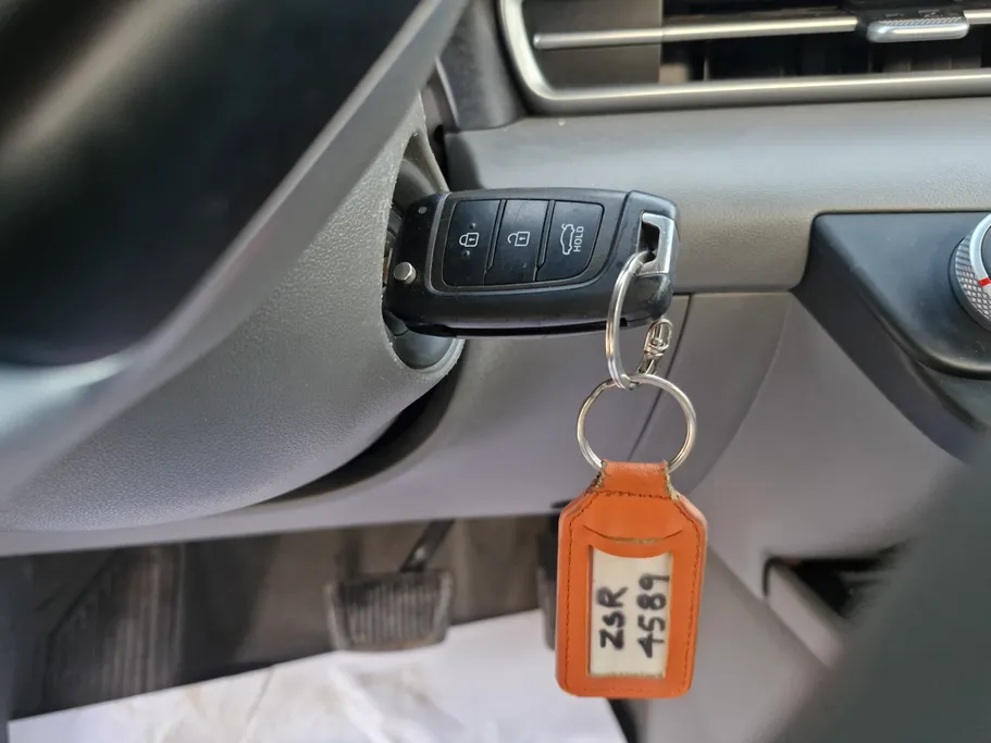 2023 Hyundai Elantra Smart 