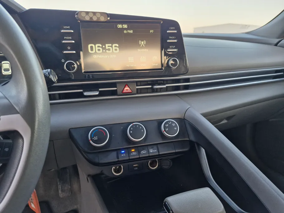 2023 Hyundai Elantra Smart 