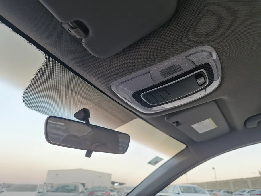 2023 Hyundai Elantra Smart 