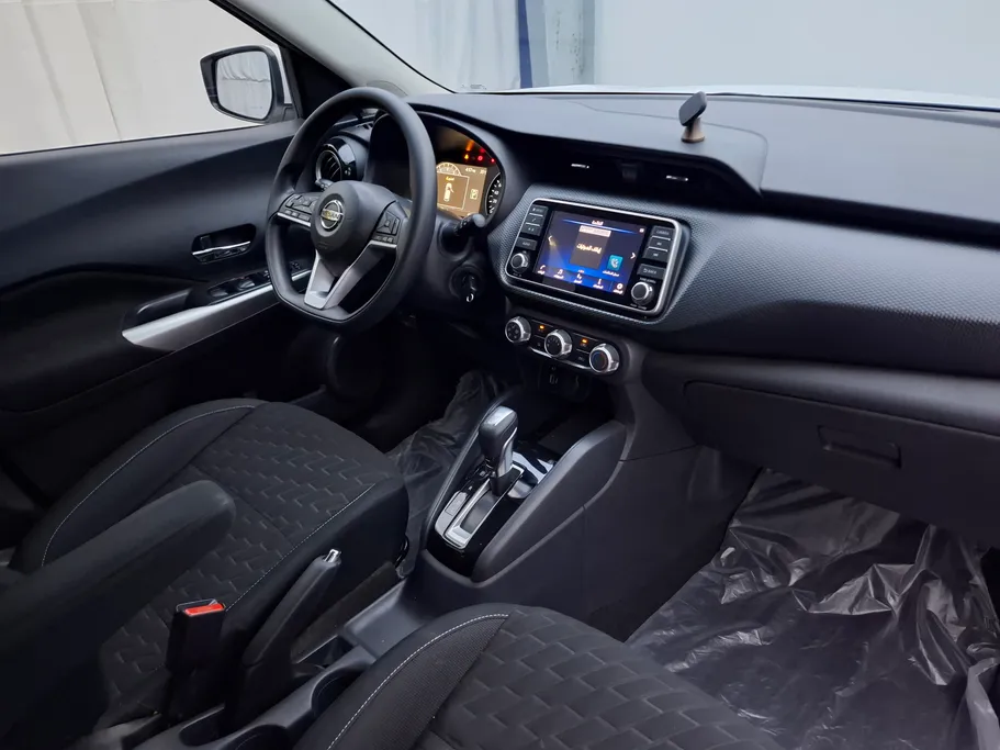 2022 Nissan Kicks SV 