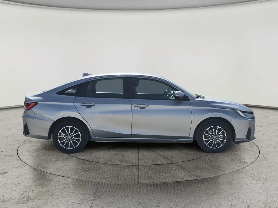 2023 Toyota Yaris  Y 