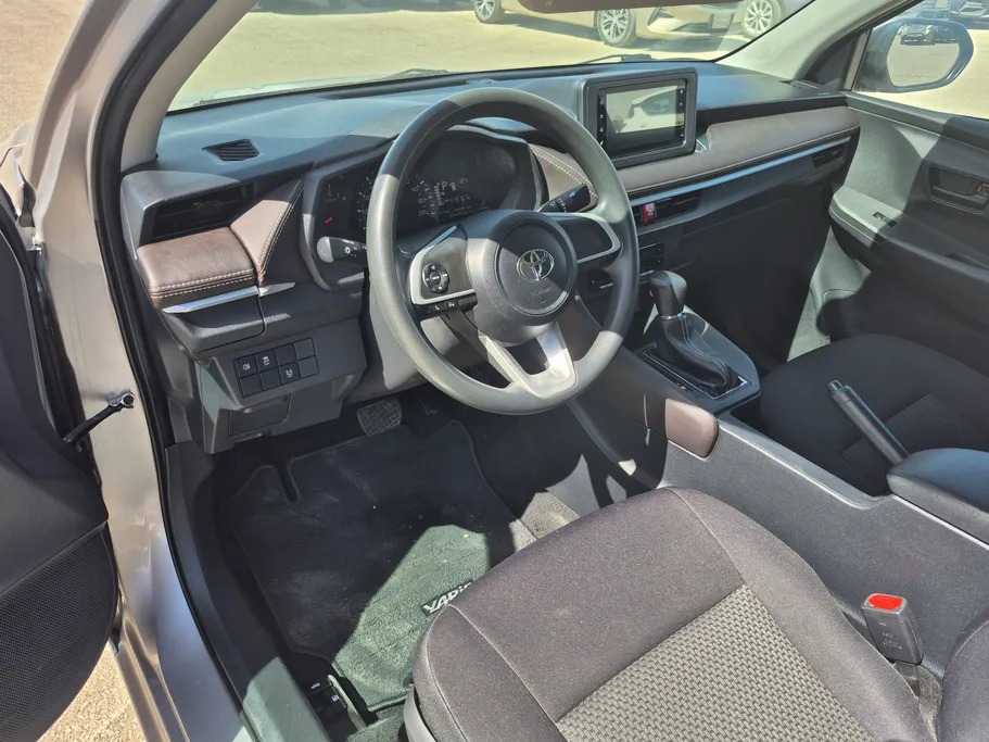 2023 Toyota Yaris  Y 