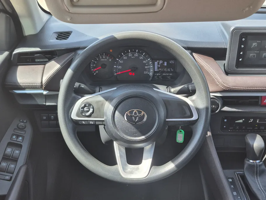 2023 Toyota Yaris  Y 