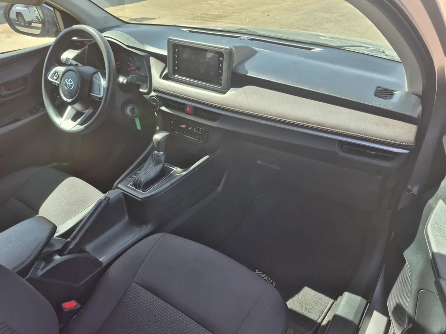 2023 Toyota Yaris  Y 