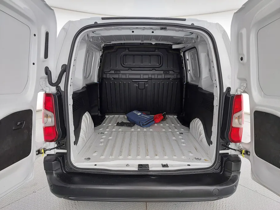 2023 Peugeot Partner Short van 