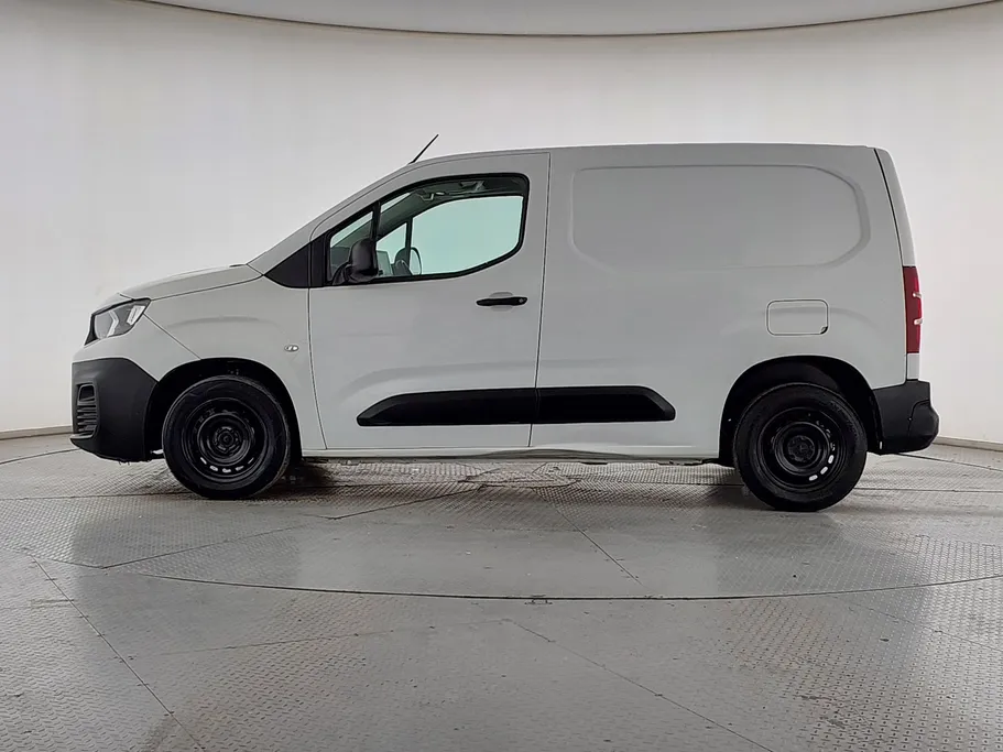 2023 Peugeot Partner Short van 