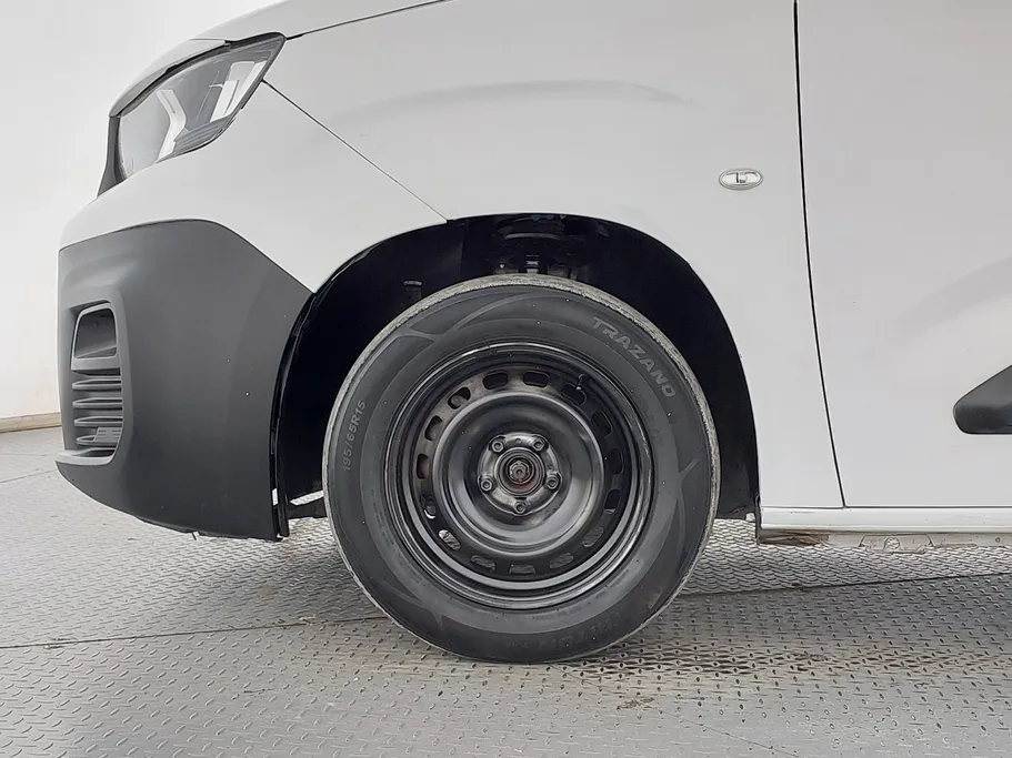2023 Peugeot Partner Short van 