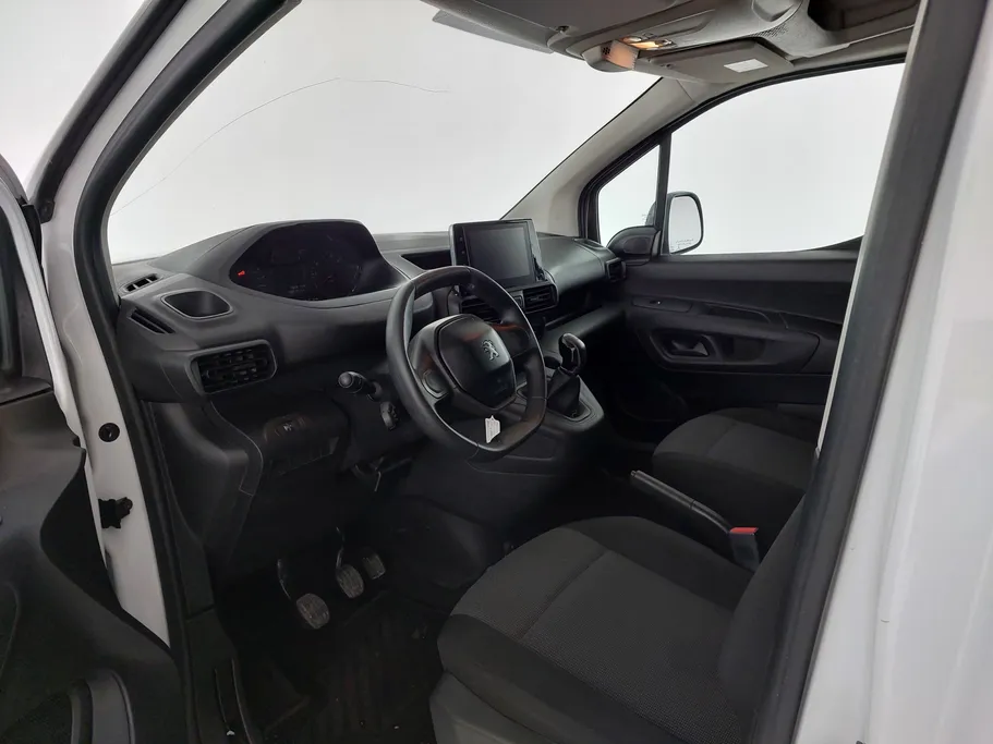 2023 Peugeot Partner Short van 