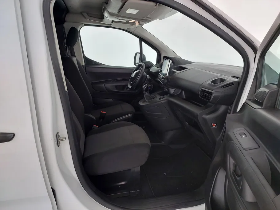 2023 Peugeot Partner Short van 