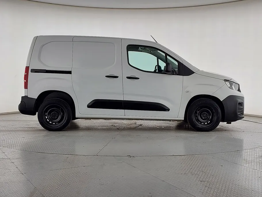 2023 Peugeot Partner Short van 