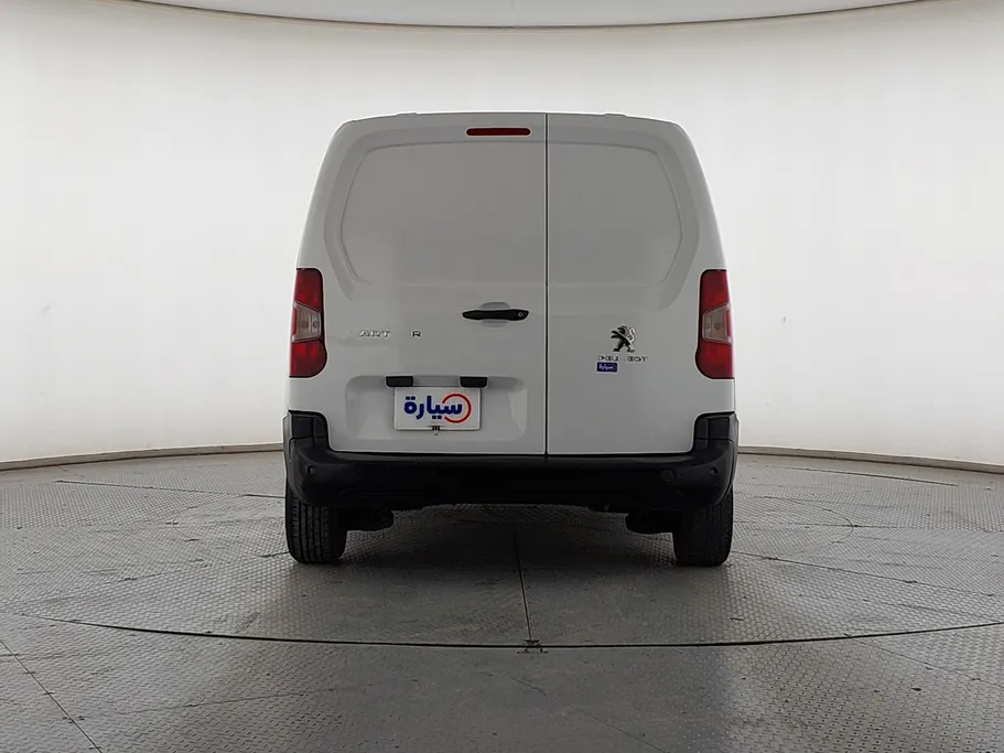 2023 Peugeot Partner Short van 