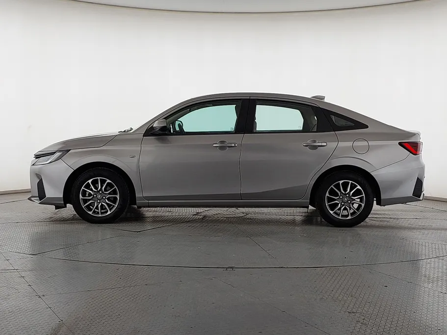 2023 Toyota Yaris  Y 