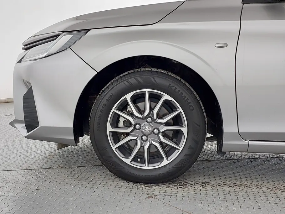 2023 Toyota Yaris  Y 