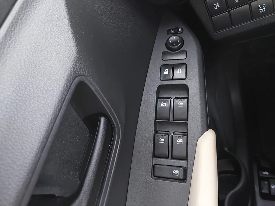 2023 Toyota Yaris  Y 