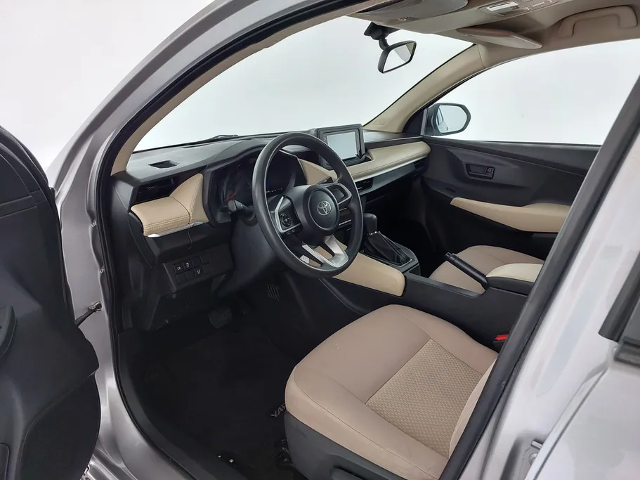 2023 Toyota Yaris  Y 