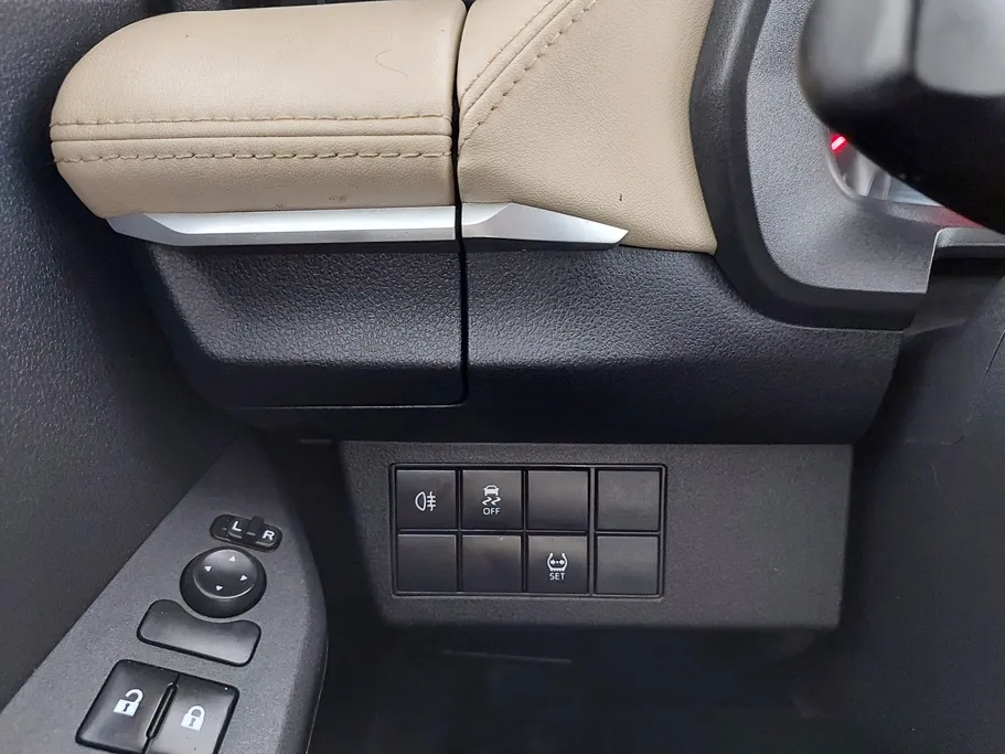 2023 Toyota Yaris  Y 