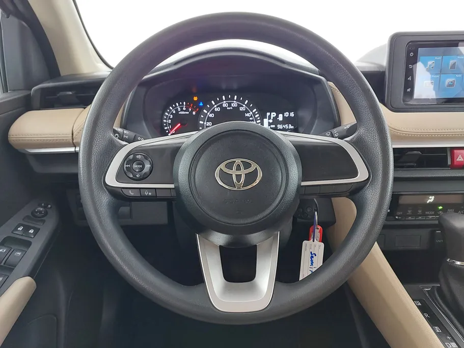 2023 Toyota Yaris  Y 