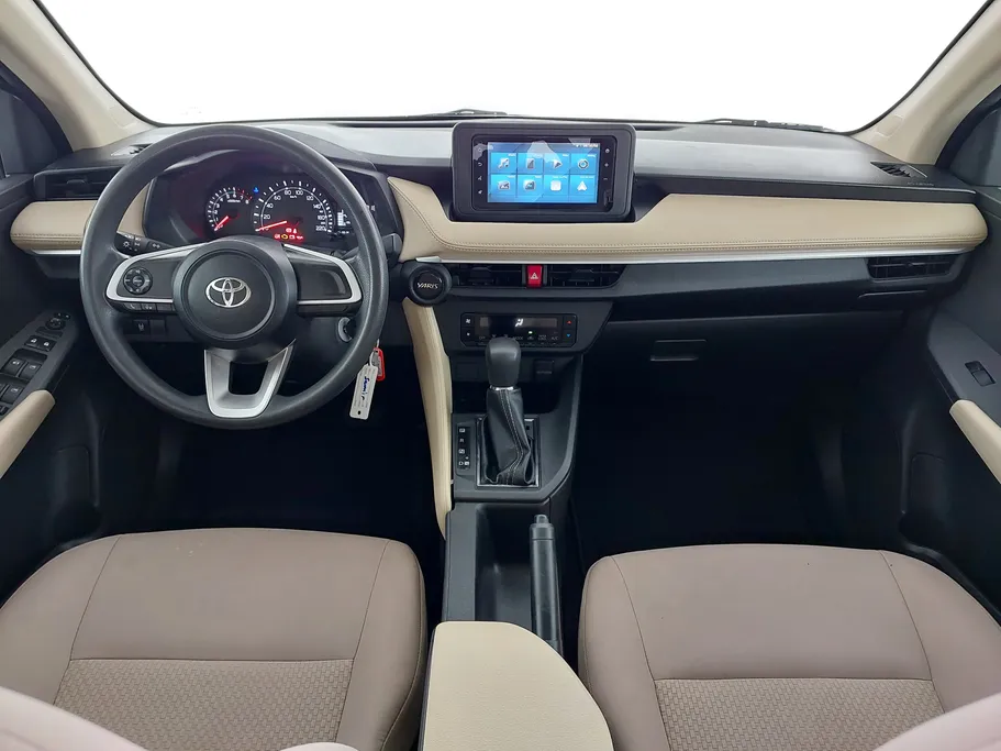 2023 Toyota Yaris  Y 