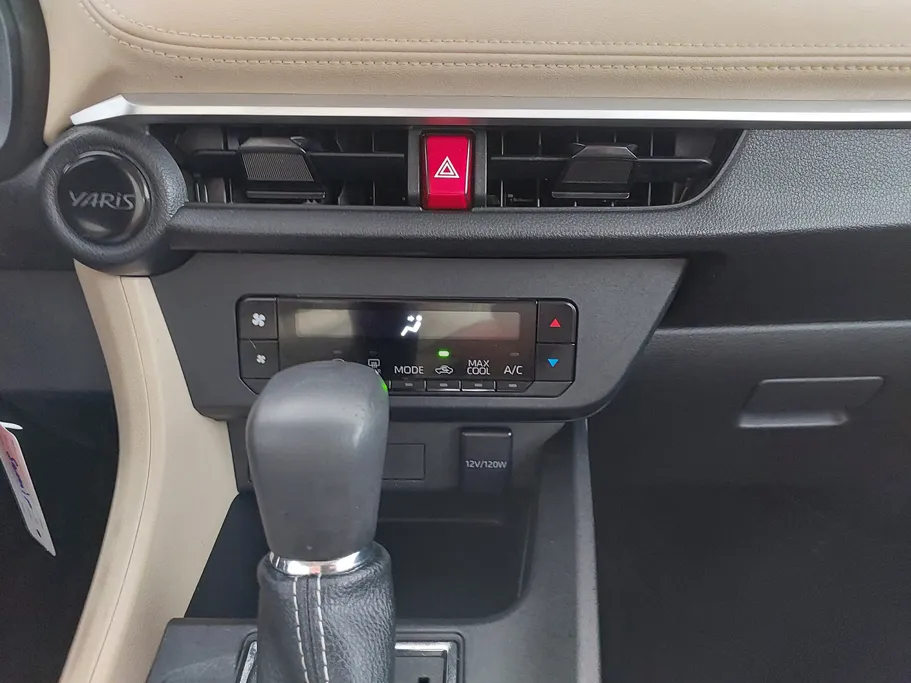 2023 Toyota Yaris  Y 