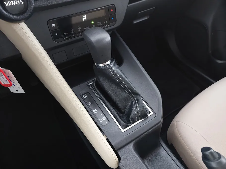 2023 Toyota Yaris  Y 