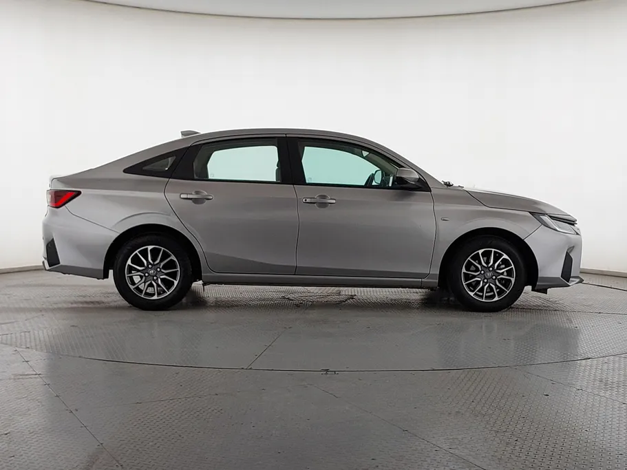 2023 Toyota Yaris  Y 