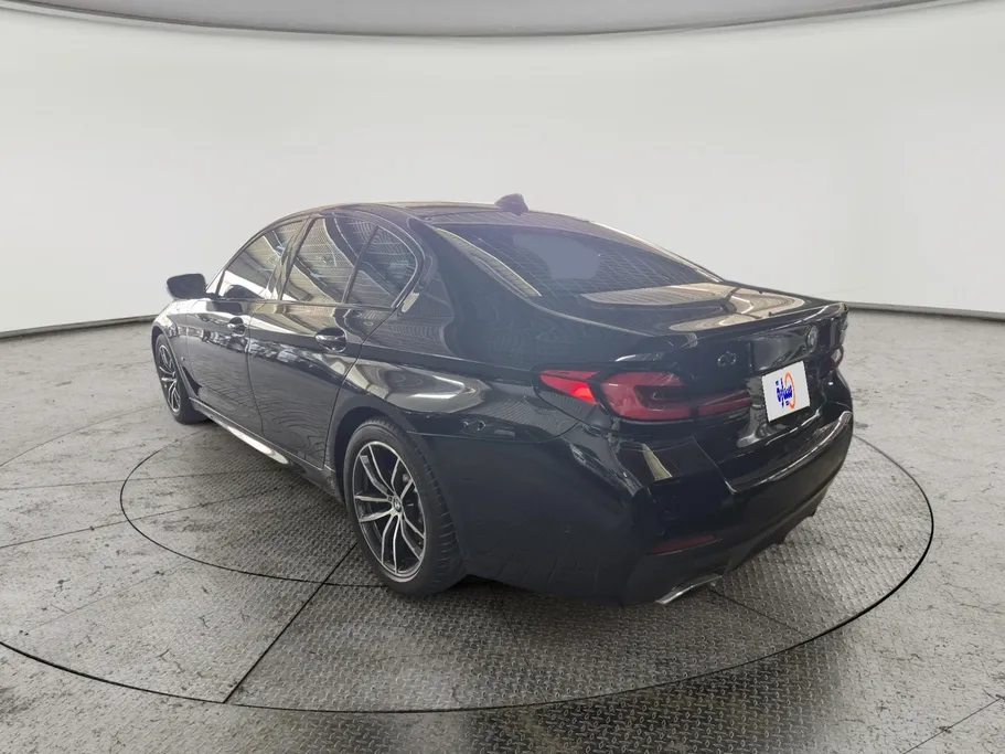 2022 BMW 5 Series 520i 