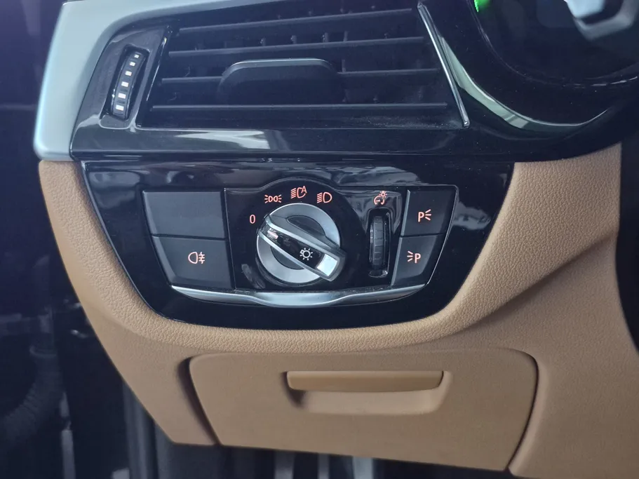 2022 BMW 5 Series 520i 