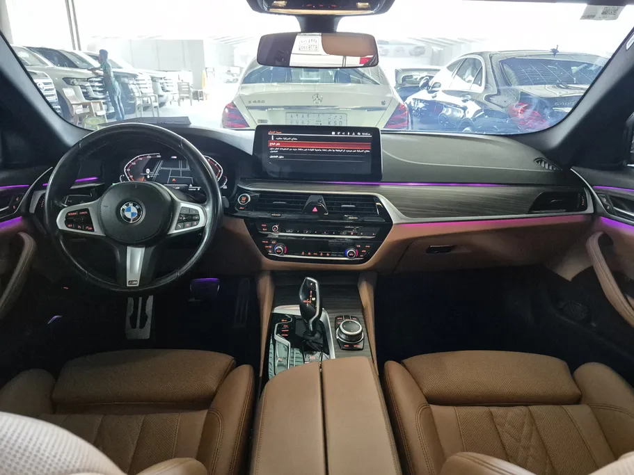 2022 BMW 5 Series 520i 