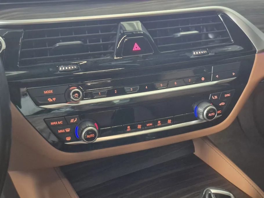 2022 BMW 5 Series 520i 