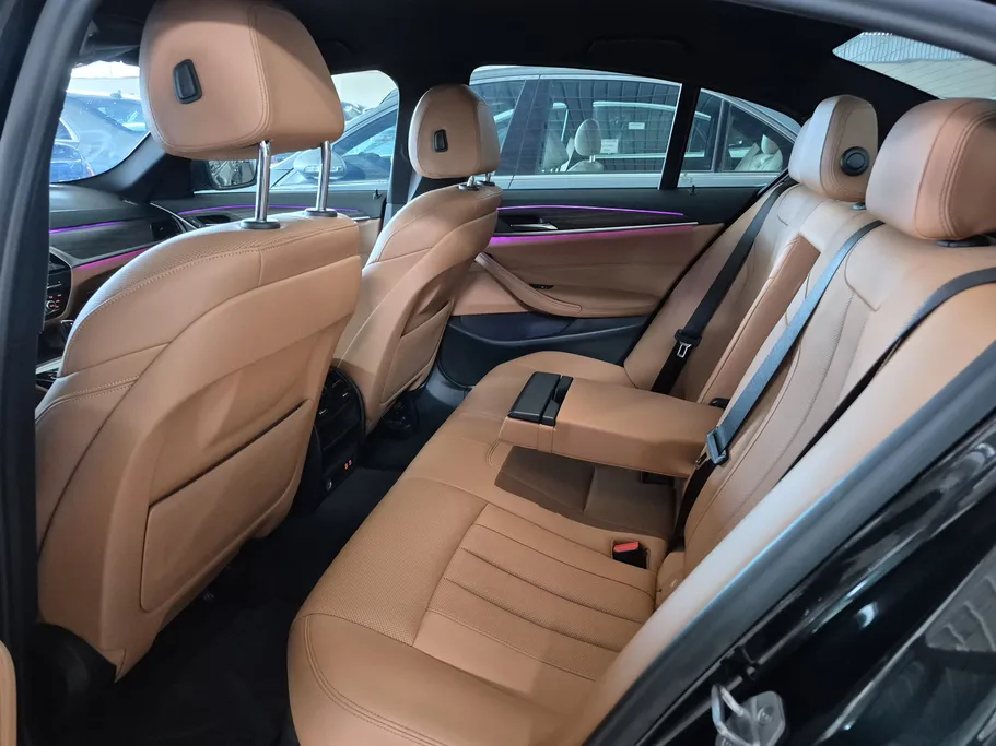 2022 BMW 5 Series 520i 