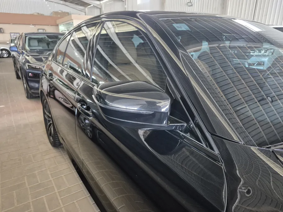 2022 BMW 5 Series 520i 
