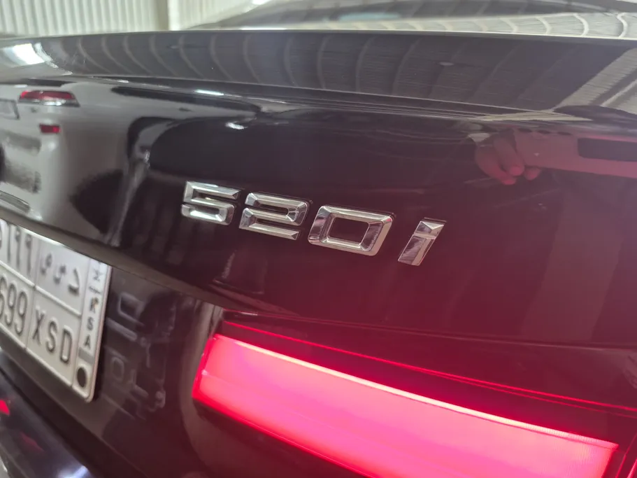 2022 BMW 5 Series 520i 