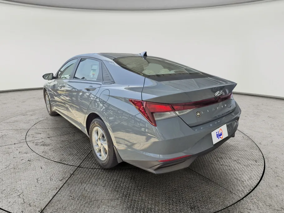 2022 Hyundai Elantra Smart 