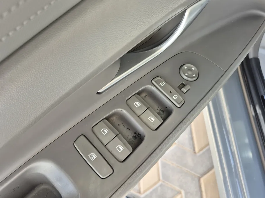 2022 Hyundai Elantra Smart 