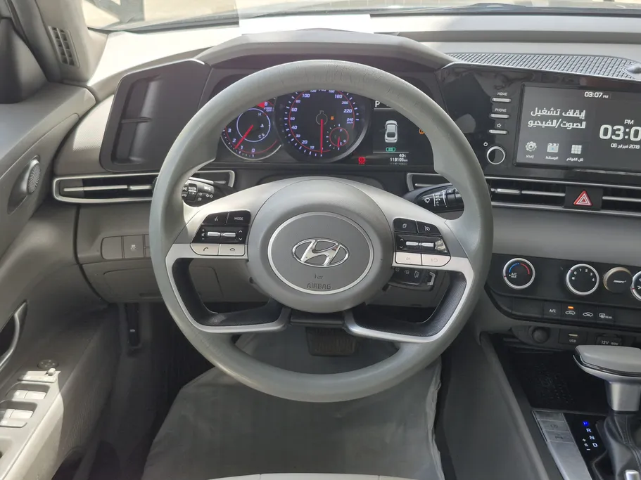 2022 Hyundai Elantra Smart 