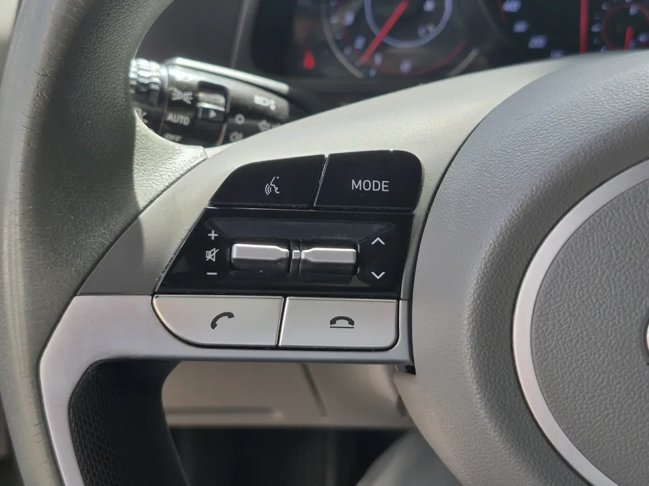 2022 Hyundai Elantra Smart 